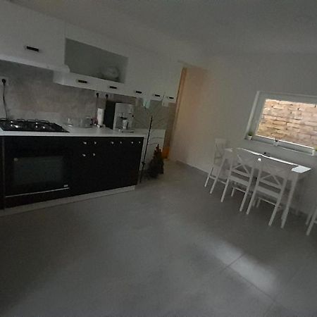Апартаменты Horvath Apartman Кестхей Экстерьер фото