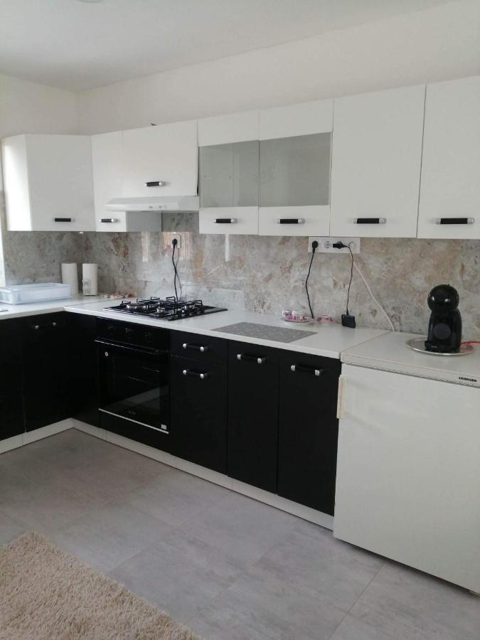 Апартаменты Horvath Apartman Кестхей Экстерьер фото